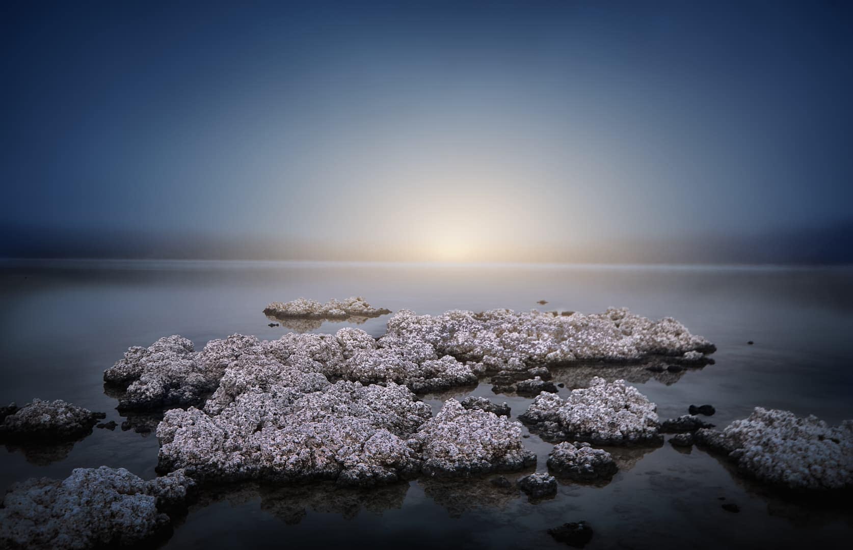 Tres veces al amanecer